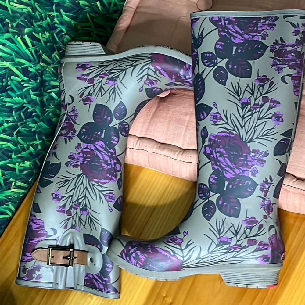 CHOOKA rainboot tall 15” grey with purple floral Hattie plum